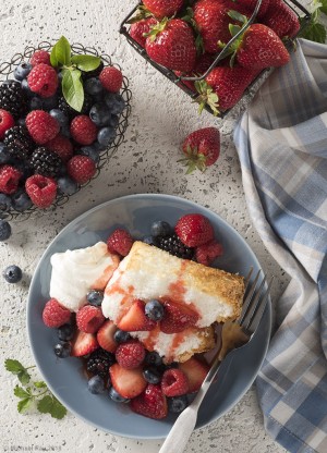 food photography angel food cake